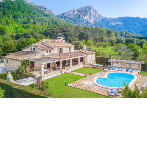 Villa Rafalet by Villa Plus