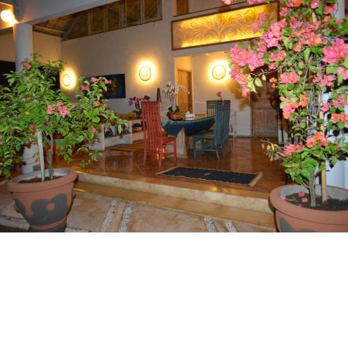 Villa Raquel