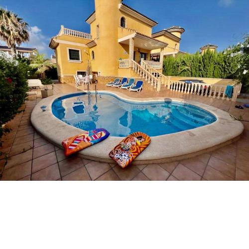 Villa Rayo Rojo in Brias- y -golf 6 calle Ebro