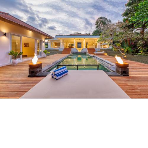 Villa Reina - Spacious & Modern 3 Bed, near Canggu with Butler