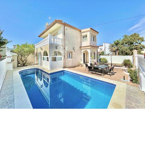 Villa Requesens 6-3 - Barneda Premium