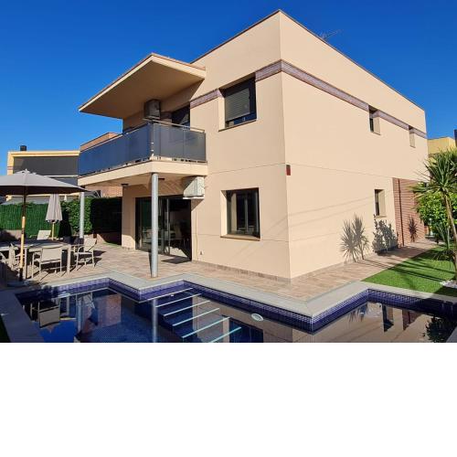 VILLA RIOJA with pool & mountain and sea view