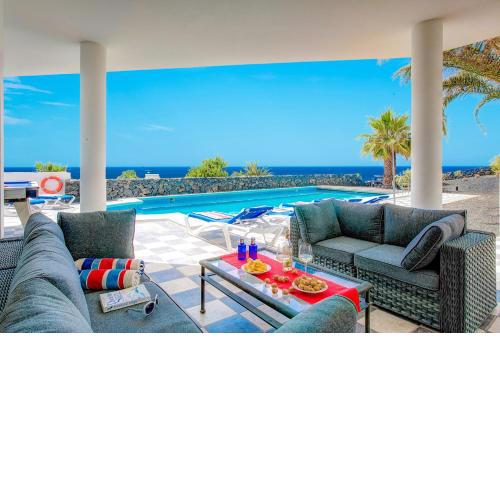 Villa Rodea Cuatro by Villa Plus
