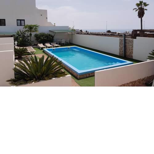 Villa Roja 2, Apartments; Quiet, Small & Central Resort; Reservado para clientes; Fiesta prohibidos