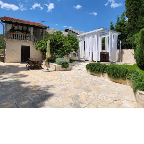 Villa Roko - Luxury Villa 60m from beach!
