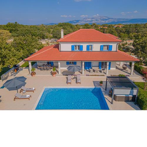 Villa Romansa Miljevci near Krka National Park