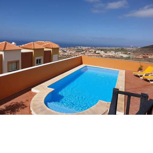 Villa Roque del Conde with private pool, terrace with fantastic sea views, Wifi, garden, garage