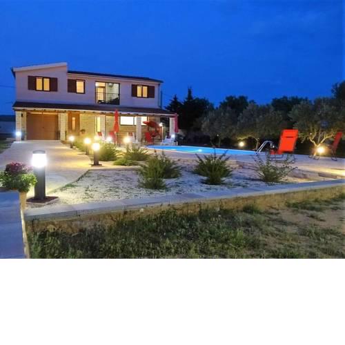 Villa Rossa mit Pool für 8 Personen