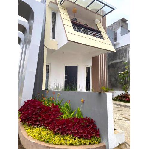 Villa Royal Arois Syariah Dekat Jatim Park 3