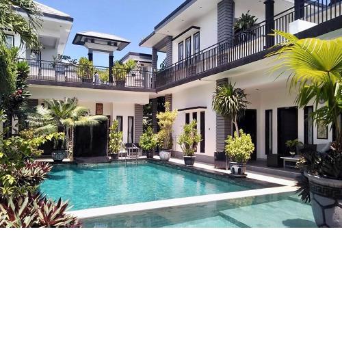 Villa Rumah Putih Abu Abu