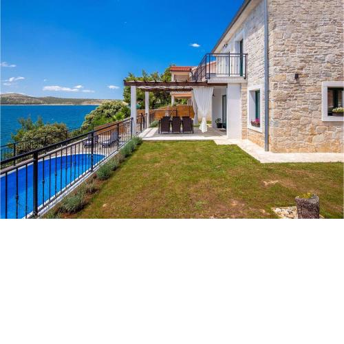 Villa Sadic