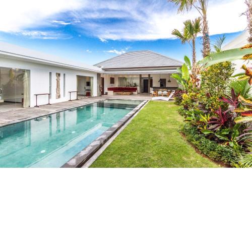 Villa Saha - Elegant 3-Bedroom in Seminyak