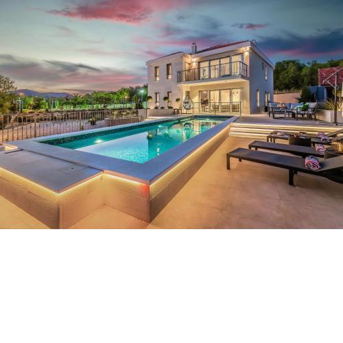 Villa SALVIA - new, modern villa near Split