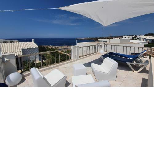 Villa San Valentino pool and see view
