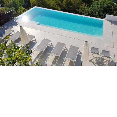 Villa Sitges Colonial. Impressive views of the sea. High design. Renovated.