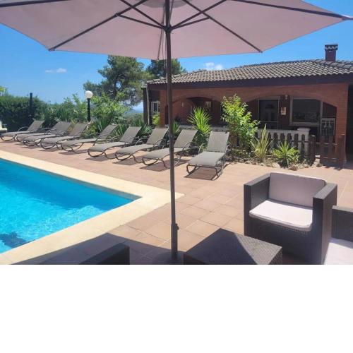 Villa Sitges Soledad 15 minutes drive from Sitges XXL swimming pool 12 p