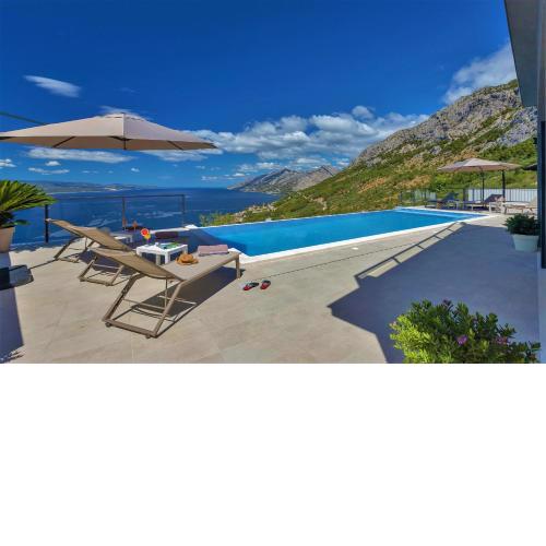 Villa Skyview mit Infinitypool und Panorama Meerblick