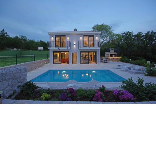 Villa Sokol with tennis court, heating pool, gym and sauna