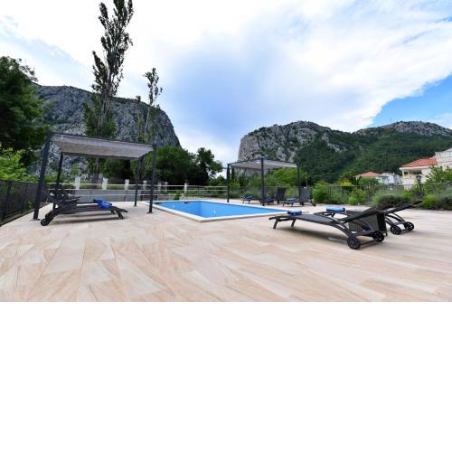Villa Sophia with private swimming pool near the beach!