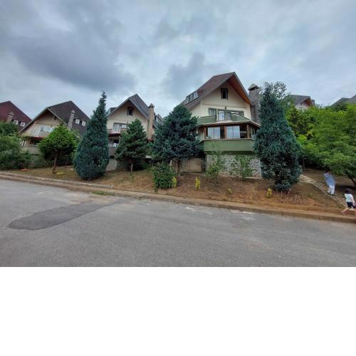Villa Space (4 Bedrooms, Air conditioning)