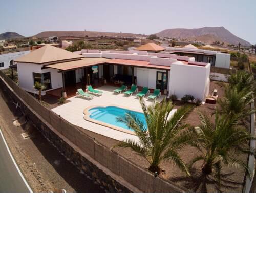 Villa spacieuse et lumineuse avec piscine Chauffée