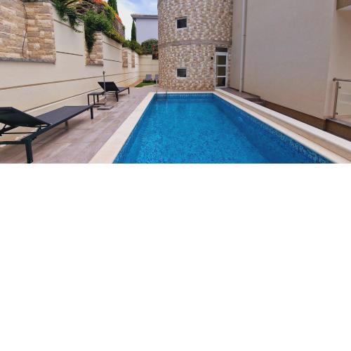 Villa Sunny Ičići with heated swimming pool - Apartment Sky