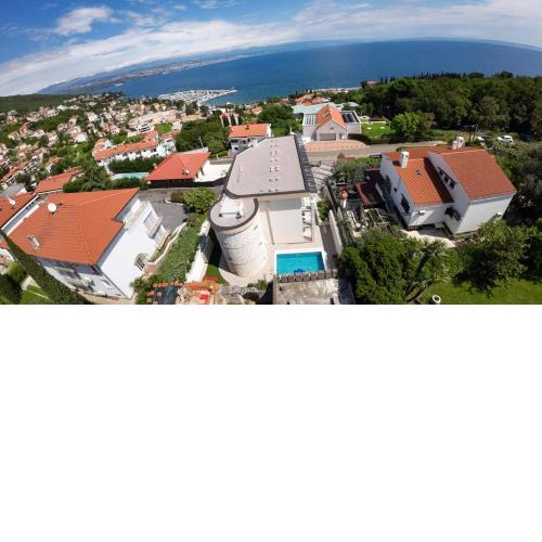 Villa Sunny Ičići with heated swimming pool