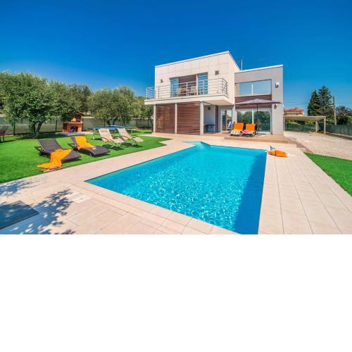 Villa Tammy by Villa Plus