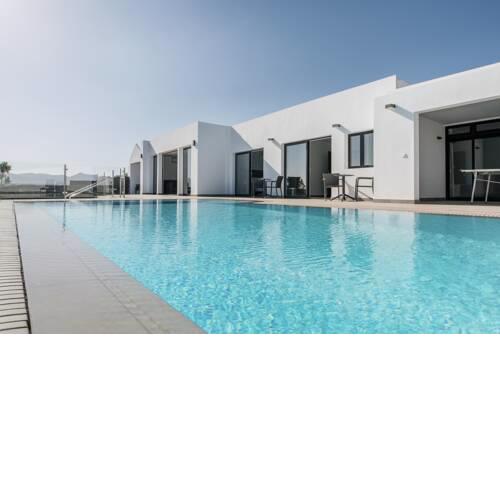 Villa Tendereteros - 4 Bedrooms large pool and hot tub