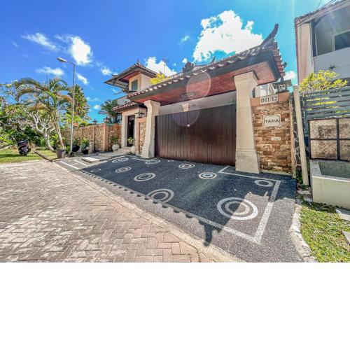 Villa Tentram Jimbaran by Amerta Experience