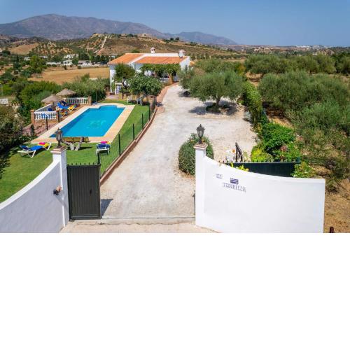 Villa Tesorillo by Villa Plus