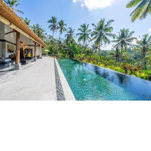 Villa Themma Jungle - Sumptuous 3BR Luxury Villa with Majestic Jungle View North of Ubud