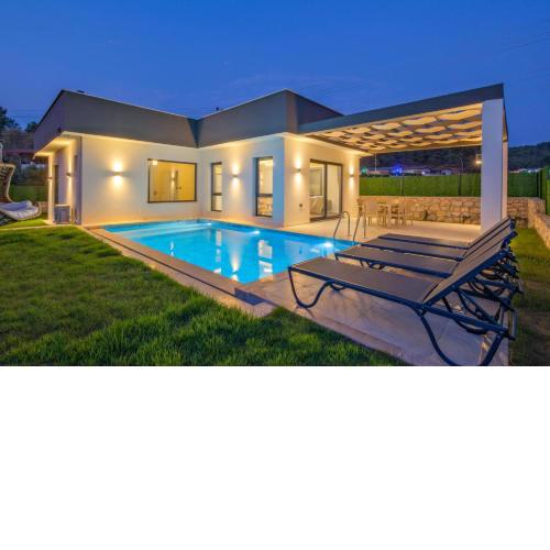 Villa TINAS
