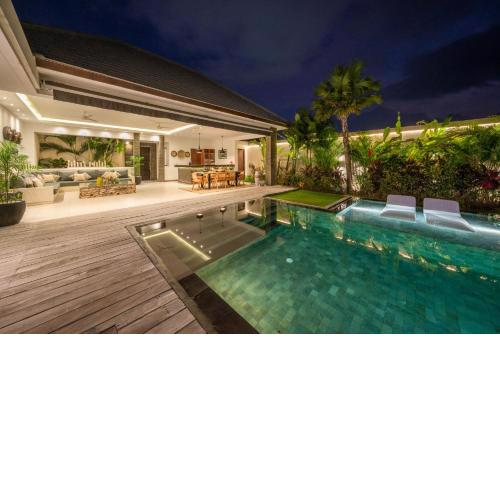 Villa Tira - Elegant 3BR in Central Seminyak