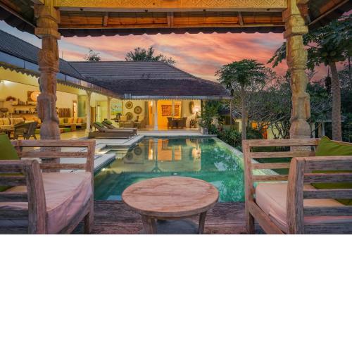 Villa Tunjung - Esquisite 4BR Private Luxury Villa 10min away from the Beach