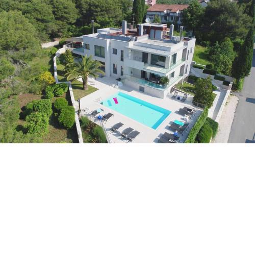 Villa Valsavia-apartment Borik with pool and SPA