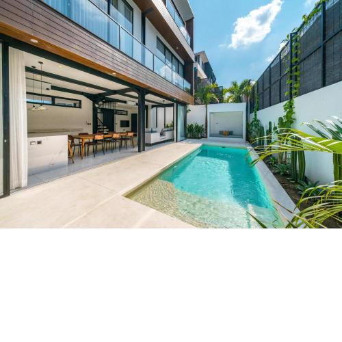 Villa Vantage 7 - Outstanding 3 BR Villa - Great Location!