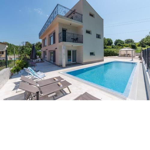 Villa Ventitre in Porec mit privatem Pool und Meerblick