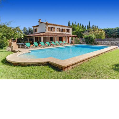 Villa Virrei by Villa Plus