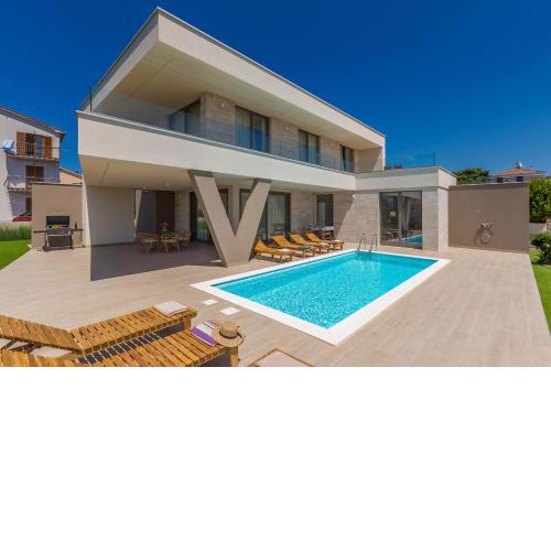 Villa VISTA with private pool and sauna