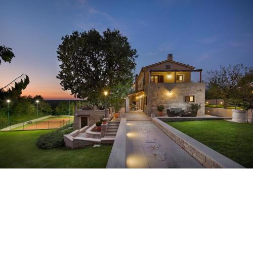 Villa Vlastelini I with large garden for families