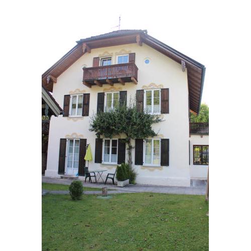 Villa Waldfrieden - Ferienwohnungen und -Haus