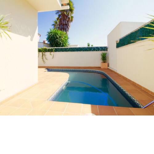 Villa with 3 bedrooms in Empuriabrava with private pool and enclosed garden