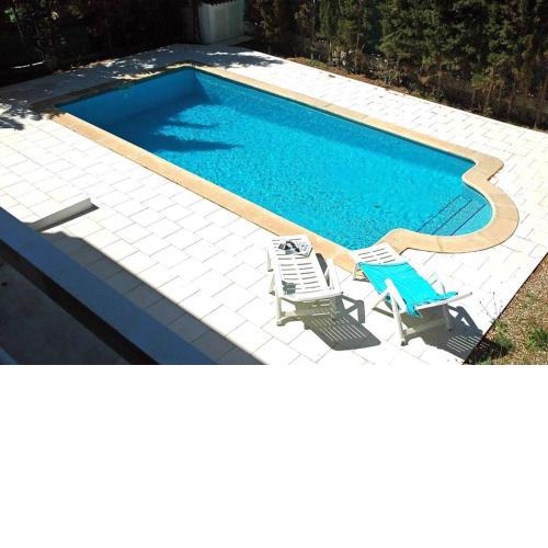 Villa with pool, 200m from beach