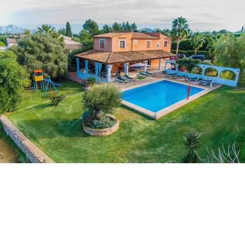 Villa with pool and nice children's park (Francisca)