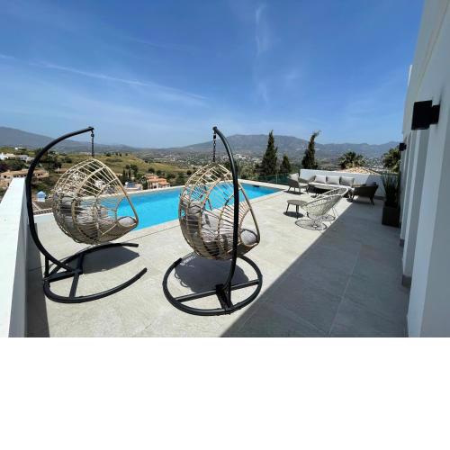 Villa with pool for up to 12people near Fuengirola