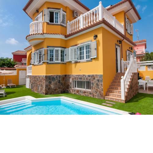 Villa with Pool in Sonnenland Q10