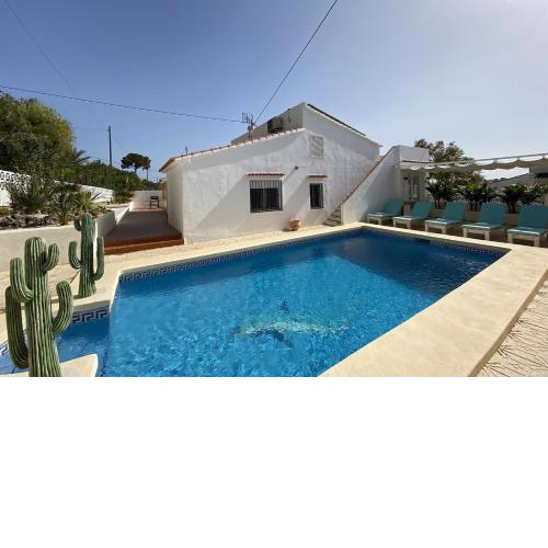 Villa with private HEATED pool