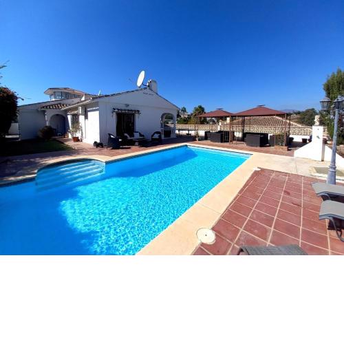 Villa with Private Pool - Cerros del Aguila