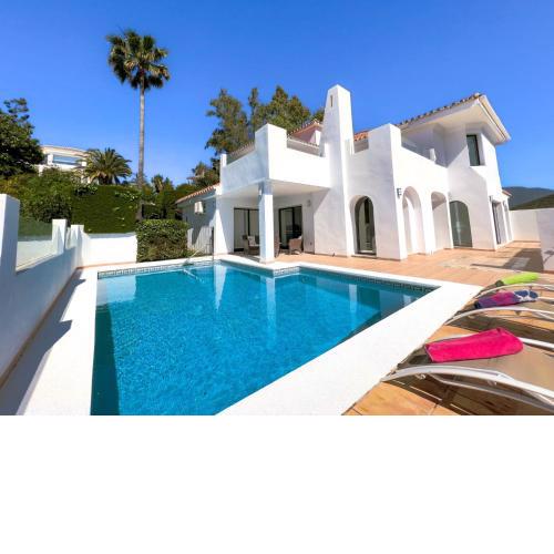 Villa with Private Pool AC Seaviews